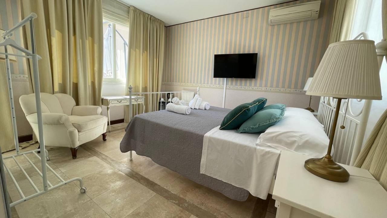 Palazzo Chiara Hotel Cagliari Exterior photo